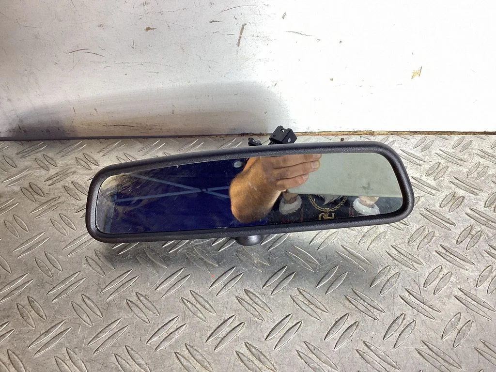 Rear view mirror (interior) 026662