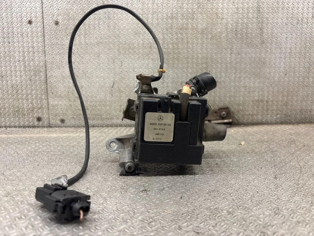Electric engine pre-heating system (optional) – Mercedes-Benz E-Class W210 (1995-2002)