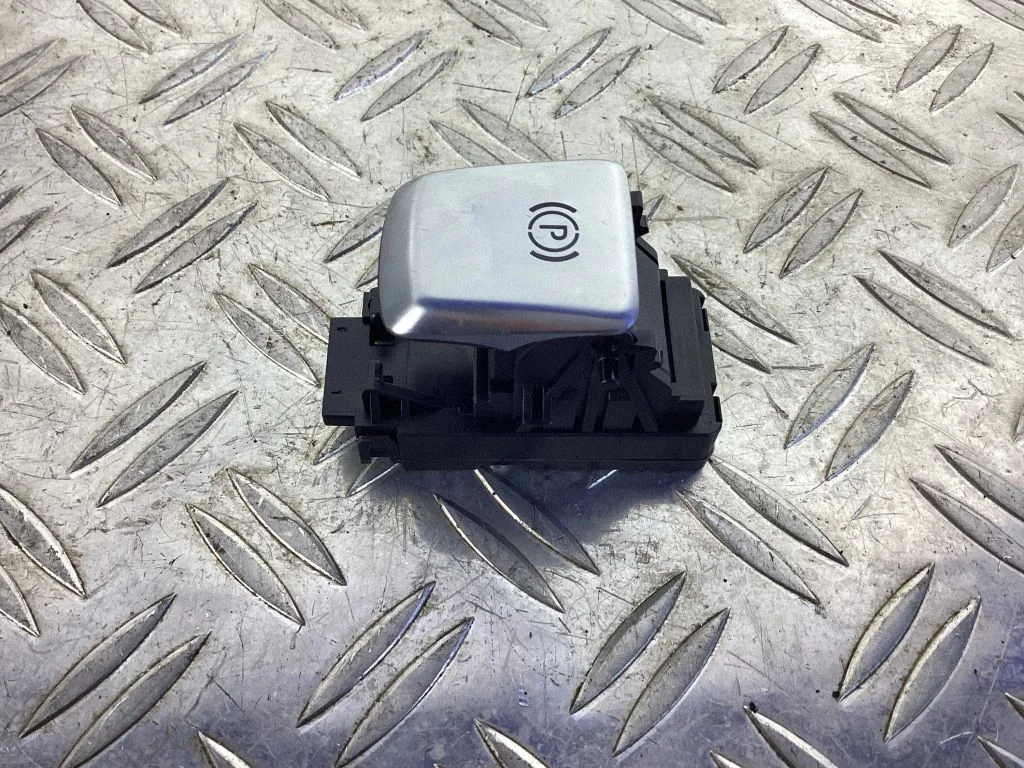 Hand parking brake switch – Mercedes-Benz GLC-Class C253 (2016-)