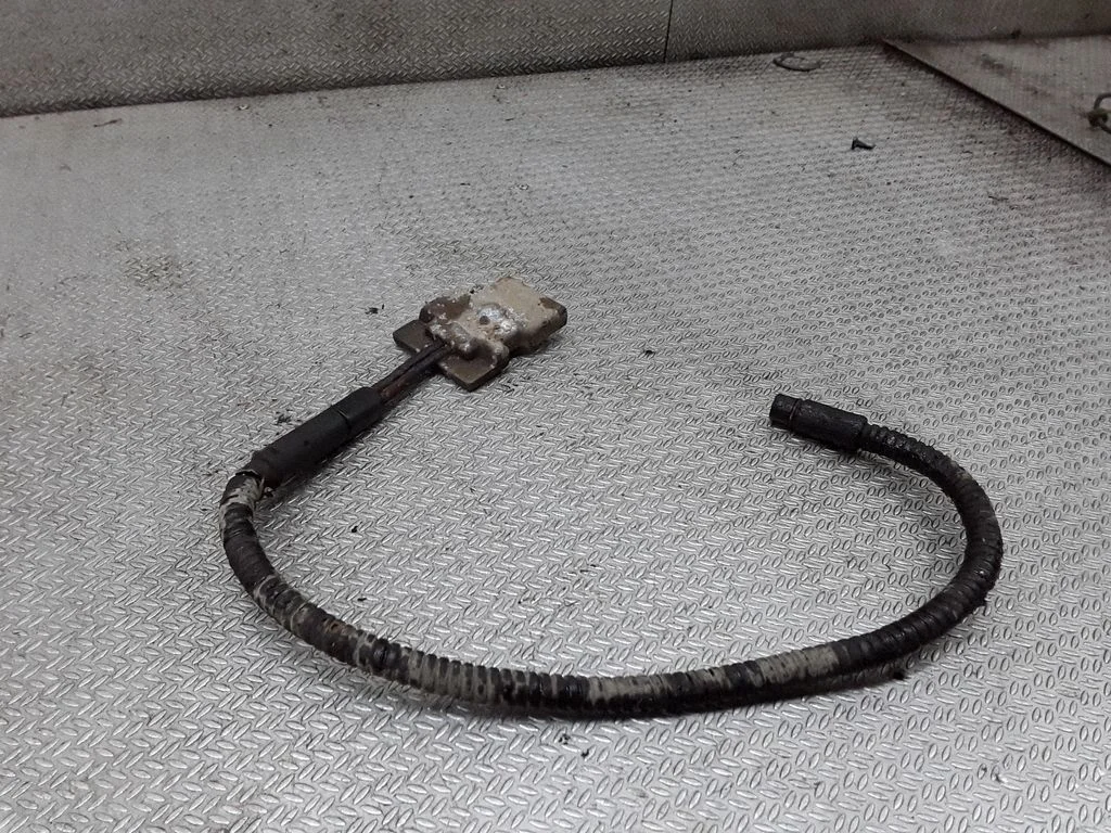 Electric engine pre-heating system (optional) – Volkswagen Jetta IV (1999-2005)