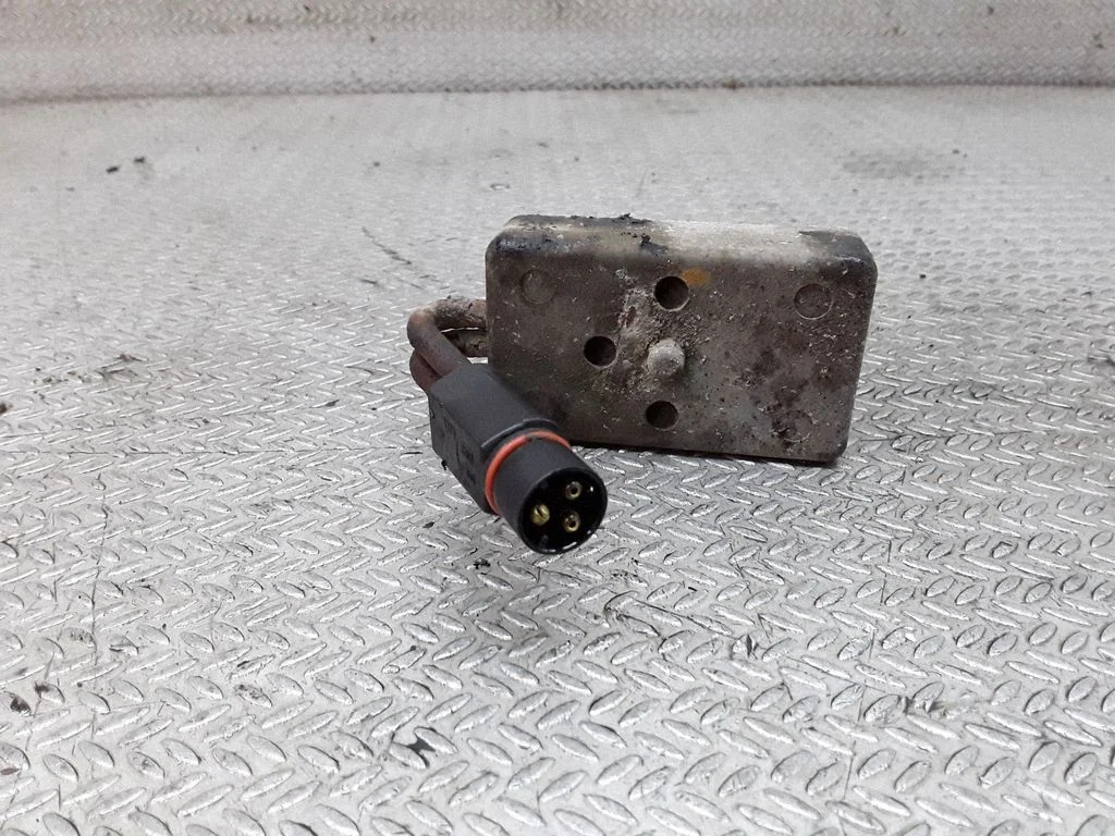 Electric engine pre-heating system (optional)