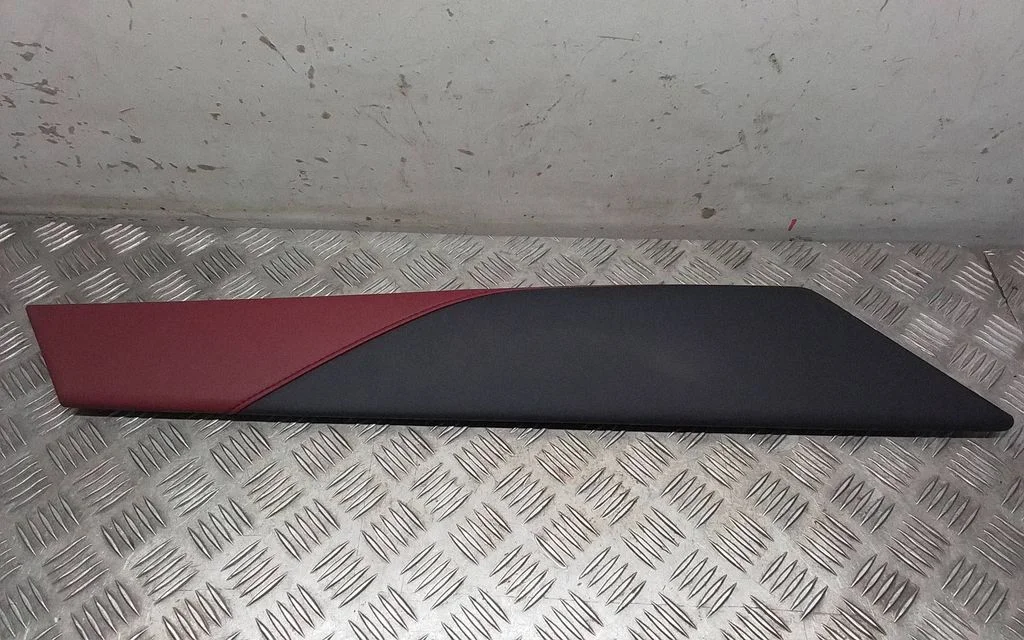 Cita centrālās konsoles (tuneļa) detaļa 5883448200