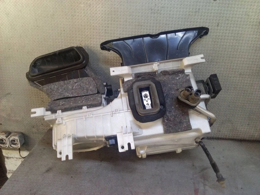 Salongi kütte- ja kliimaploki komplekt 7800A011