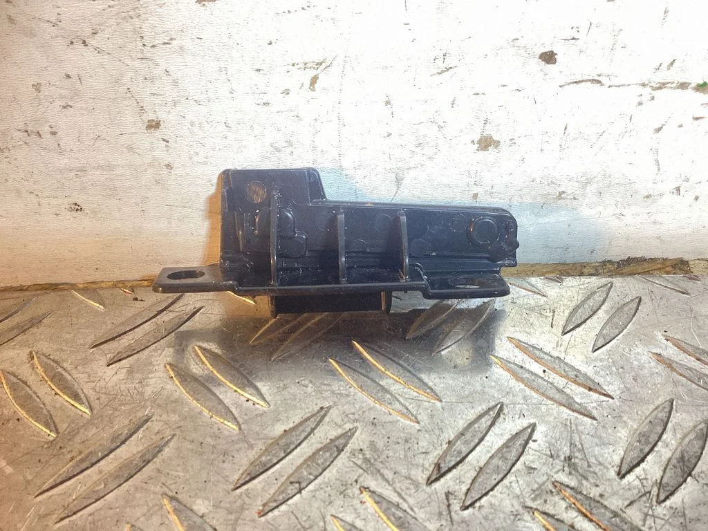 Muu keskkonsooli (tunneli) osa 589210E021