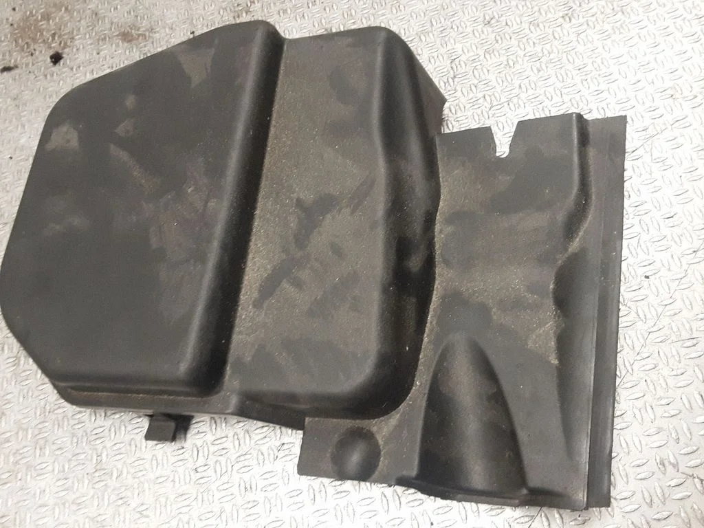 Cabin air micro filter cap – BMW 3 Series E90 E91 (2005-2012)