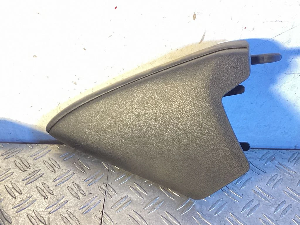 Muu keskkonsooli (tunneli) osa – Lexus IS III XE30 (2013-2020)