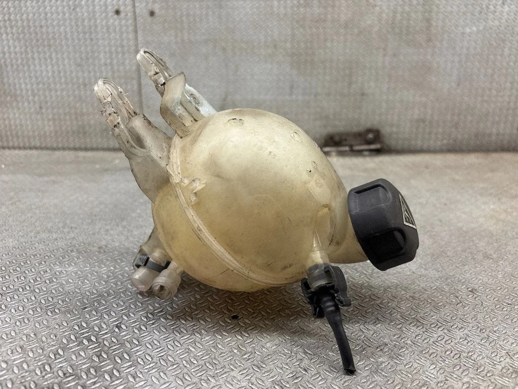 Coolant expansion tank/reservoir 9652621280