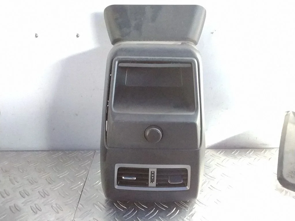 Other center console (tunnel) element – Lexus RX 450H (2016-)