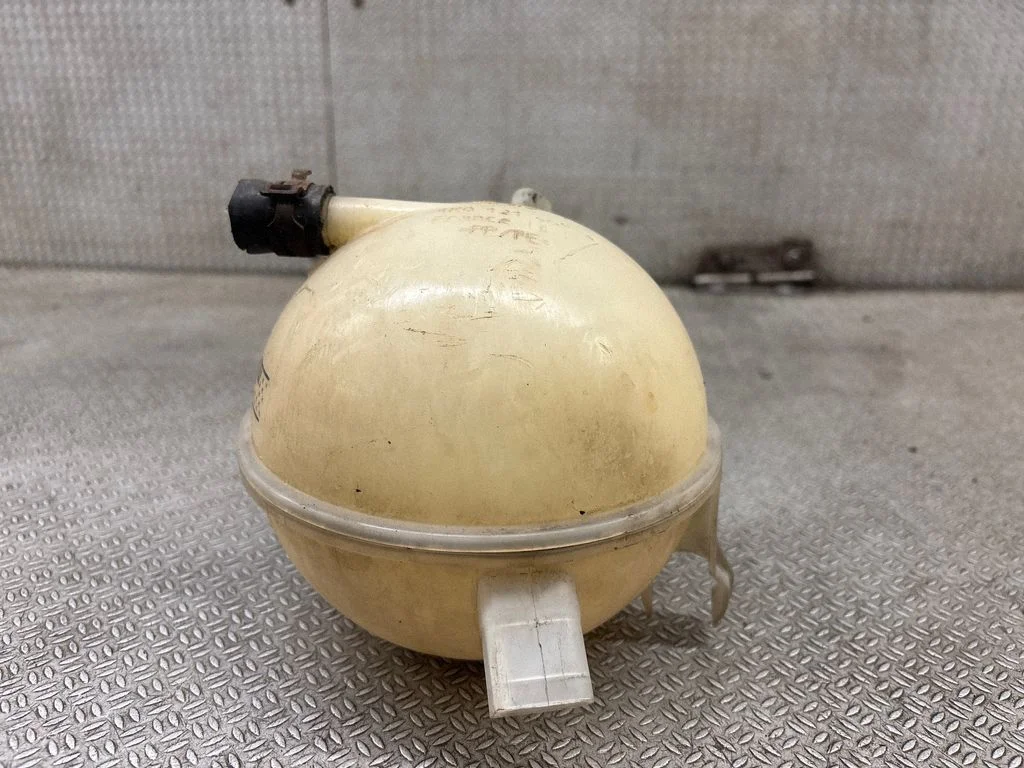 Coolant expansion tank/reservoir 1K0121407A