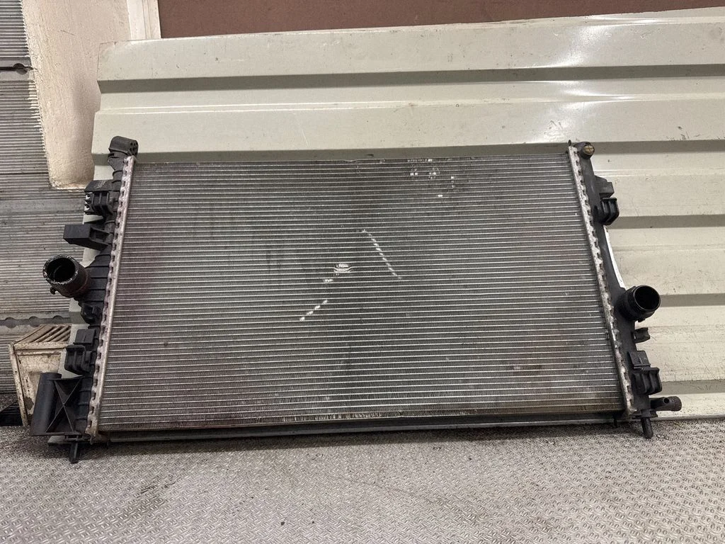 Jahutusvedeliku radiaator 22762534