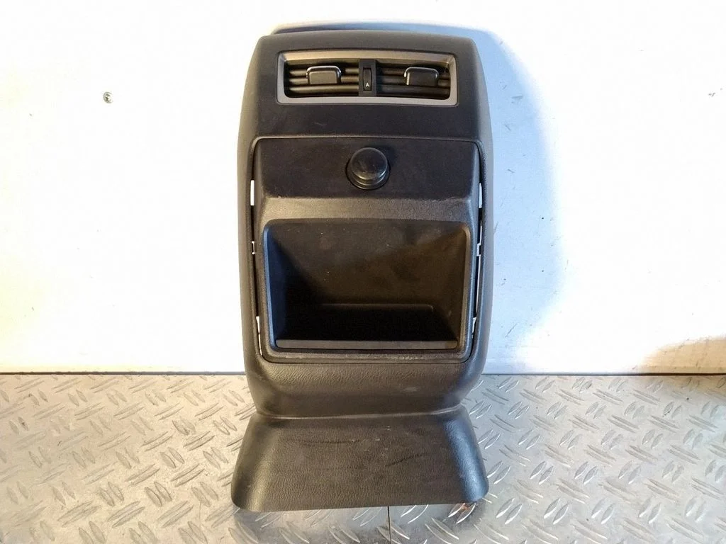Other center console (tunnel) element – Lexus RX 450H (2016-)