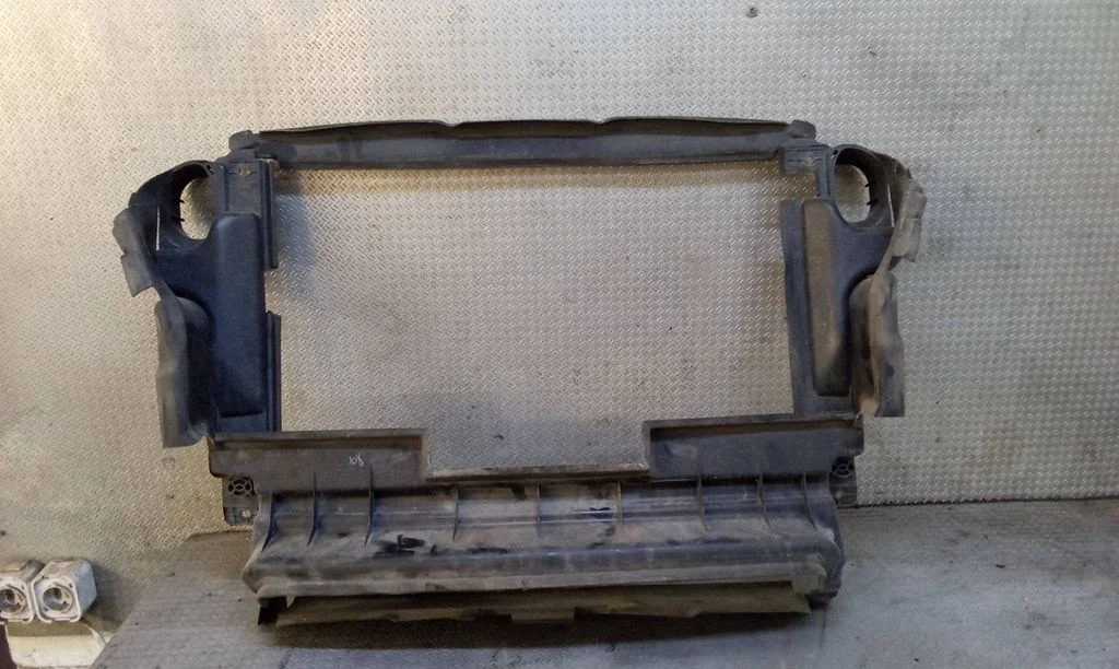 Radiator cooling fan shroud 1645000016
