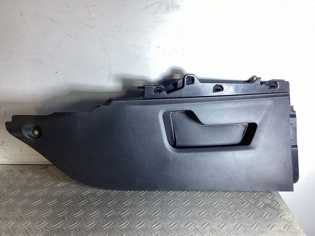 Other center console (tunnel) element – Lexus RX 450H (2016-)