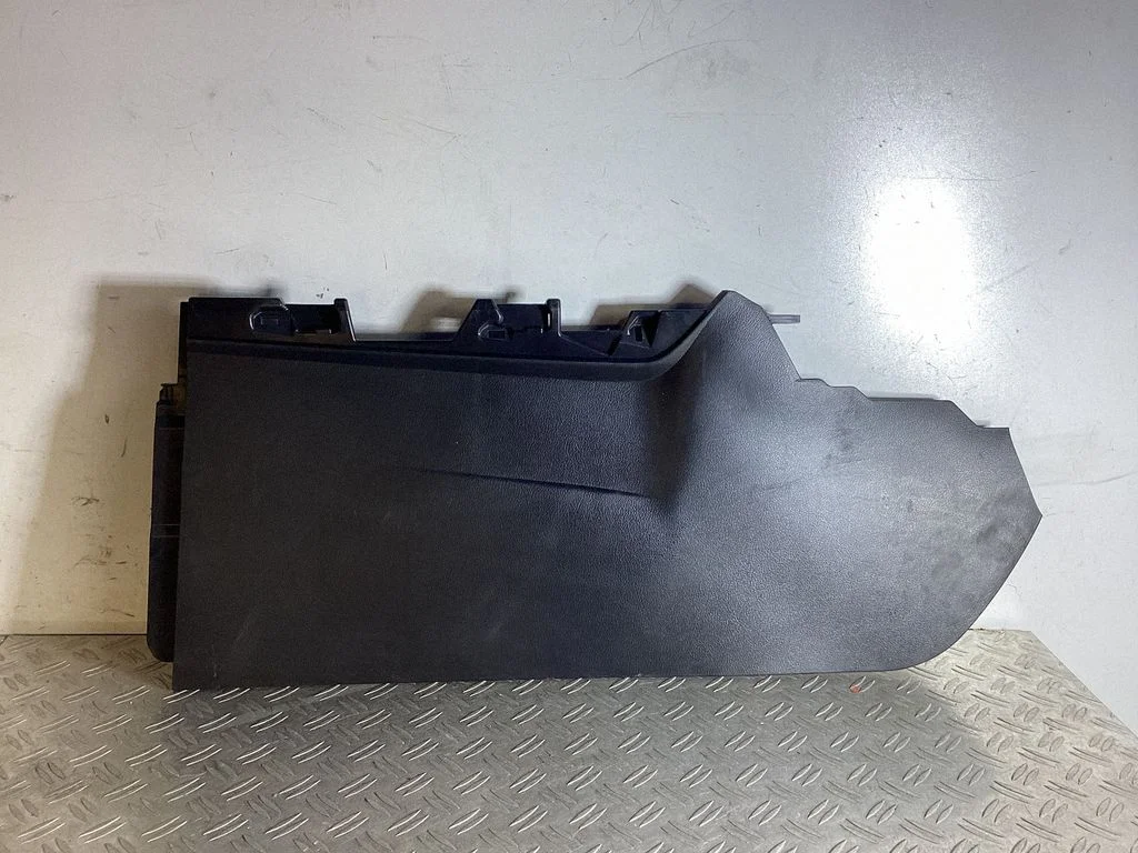 Other center console (tunnel) element – Lexus RX 450H (2016-)