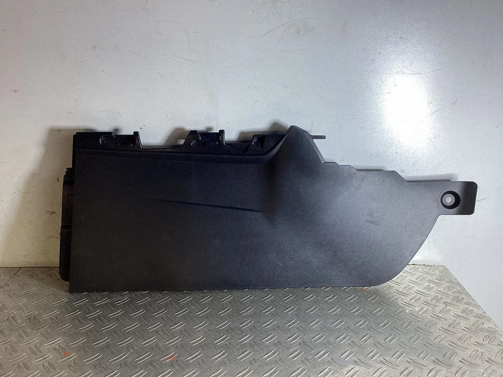 Other center console (tunnel) element – Lexus RX 450H (2016-)