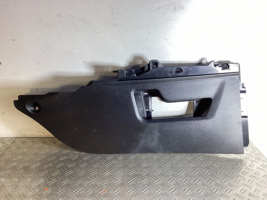 Other center console (tunnel) element – Lexus RX 450H (2016-)