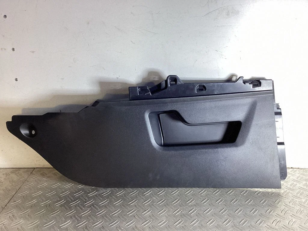 Other center console (tunnel) element – Lexus RX 450H (2016-)