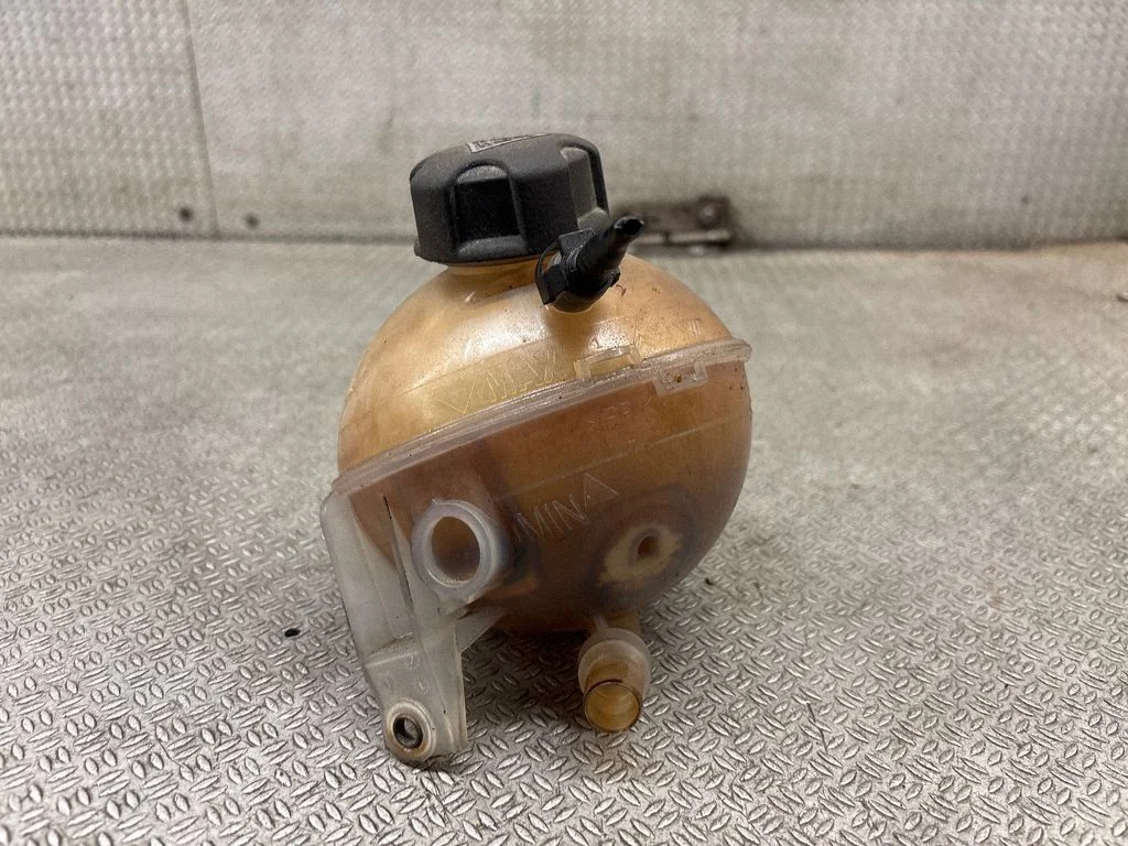 Coolant expansion tank/reservoir – Peugeot 3008 I (2008-2015)