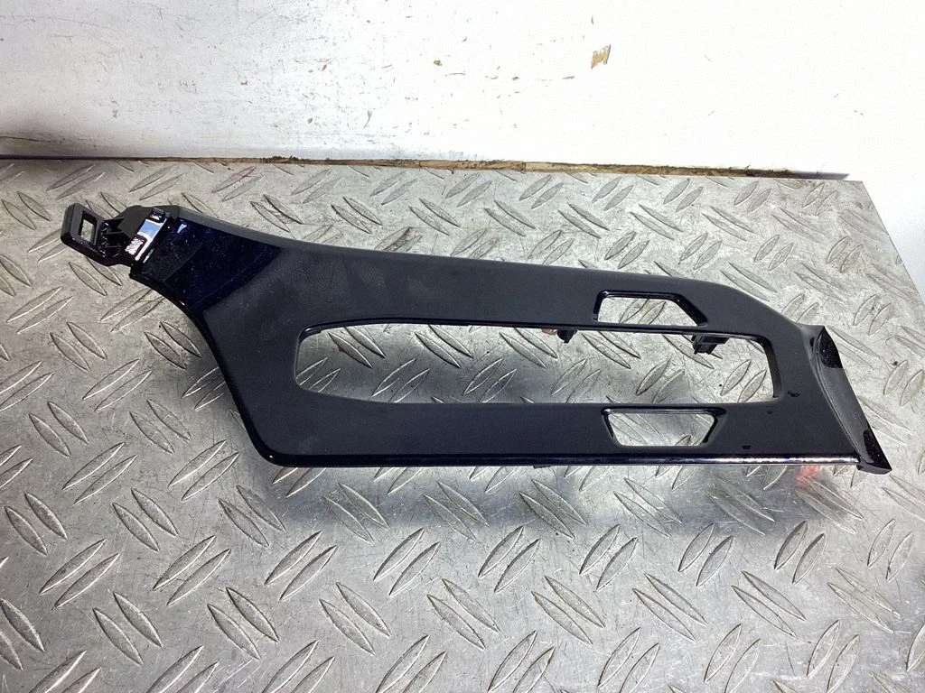 Other center console (tunnel) element – Lexus NX (2021-)