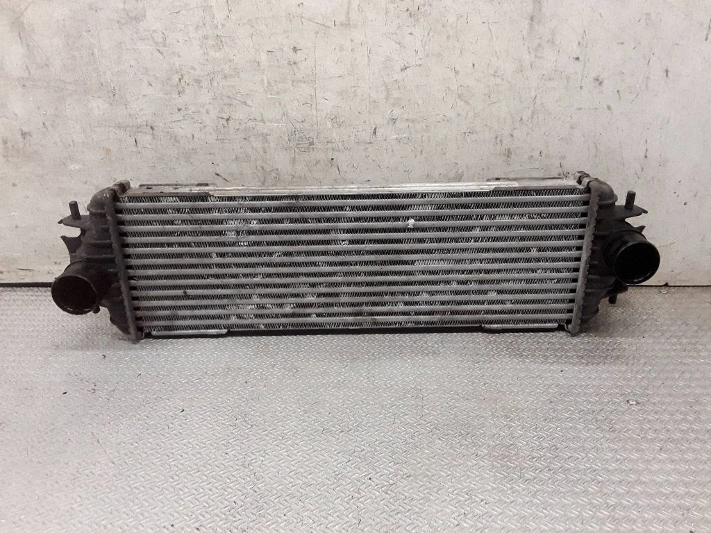 Vahejahuti radiaator – Opel Vivaro (2001-2014)