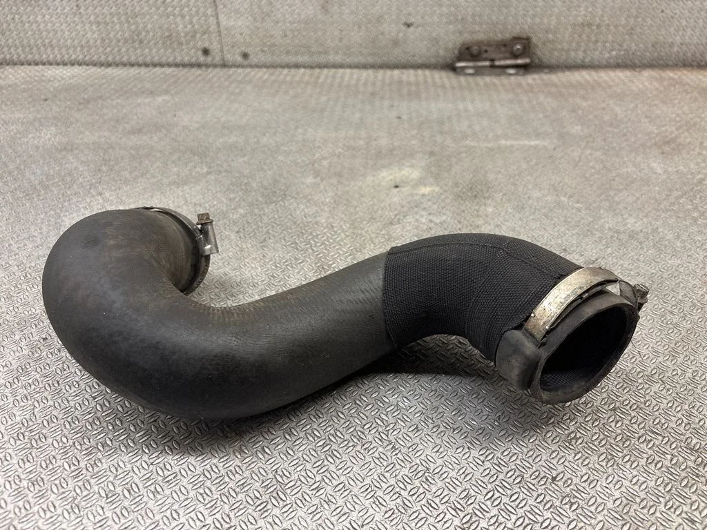 Intercooler hose/pipe