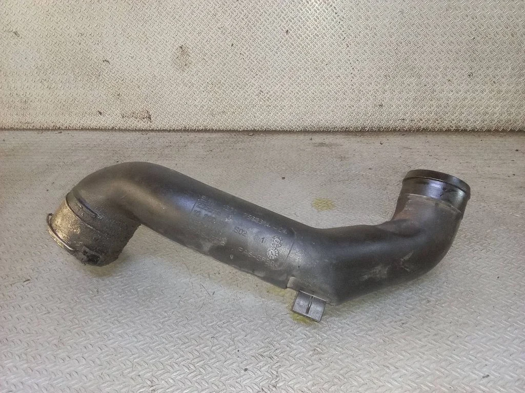 Intercooler hose/pipe 1371758231404