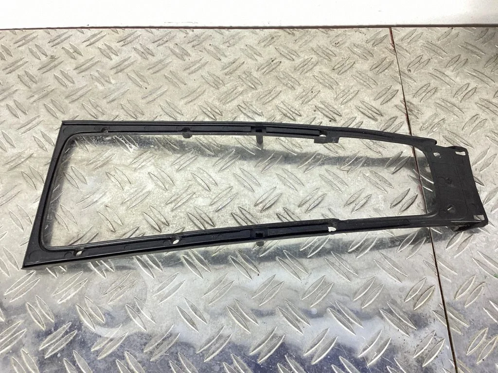 Other center console (tunnel) element