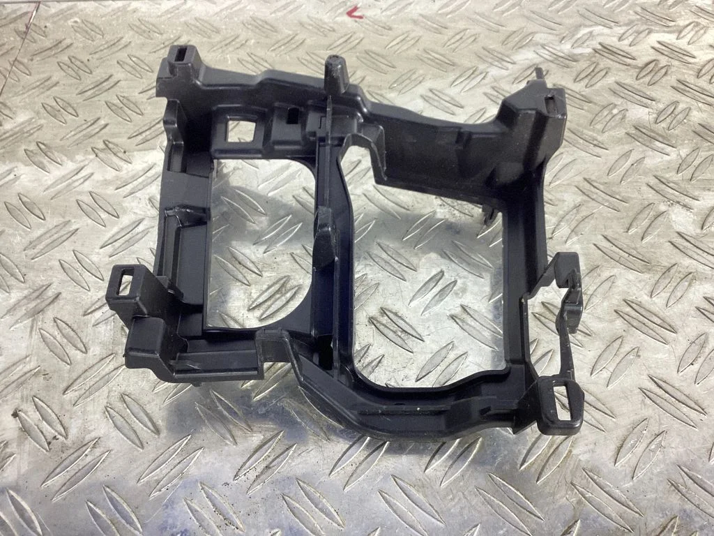 Other center console (tunnel) element – Lexus UX (2018-)