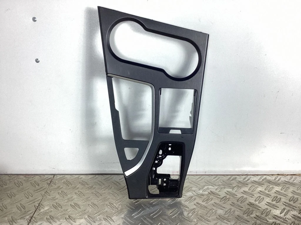 Other center console (tunnel) element – Lexus UX (2018-)