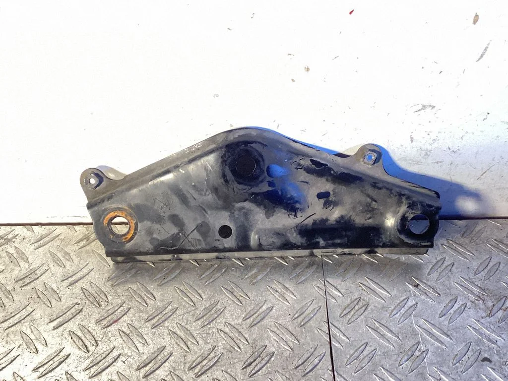 Other front suspension part – Lexus RX 450H (2016-)
