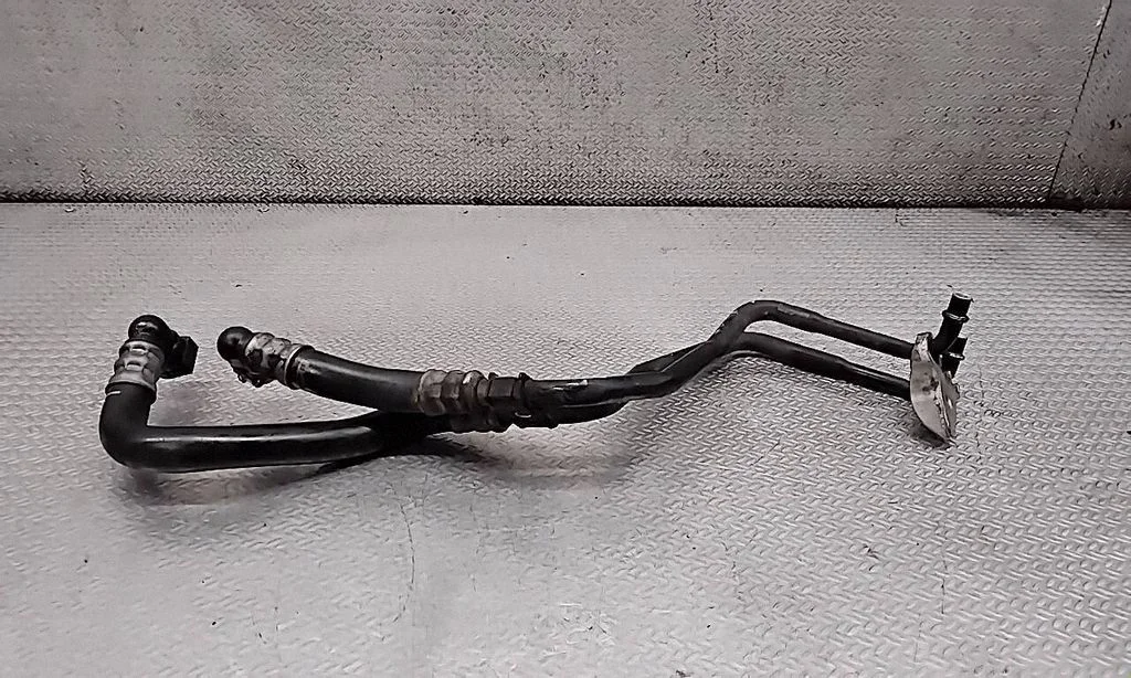Gearbox oil cooler pipe/hose