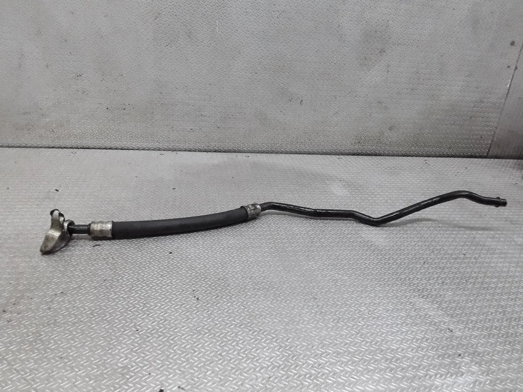 Gearbox oil cooler pipe/hose