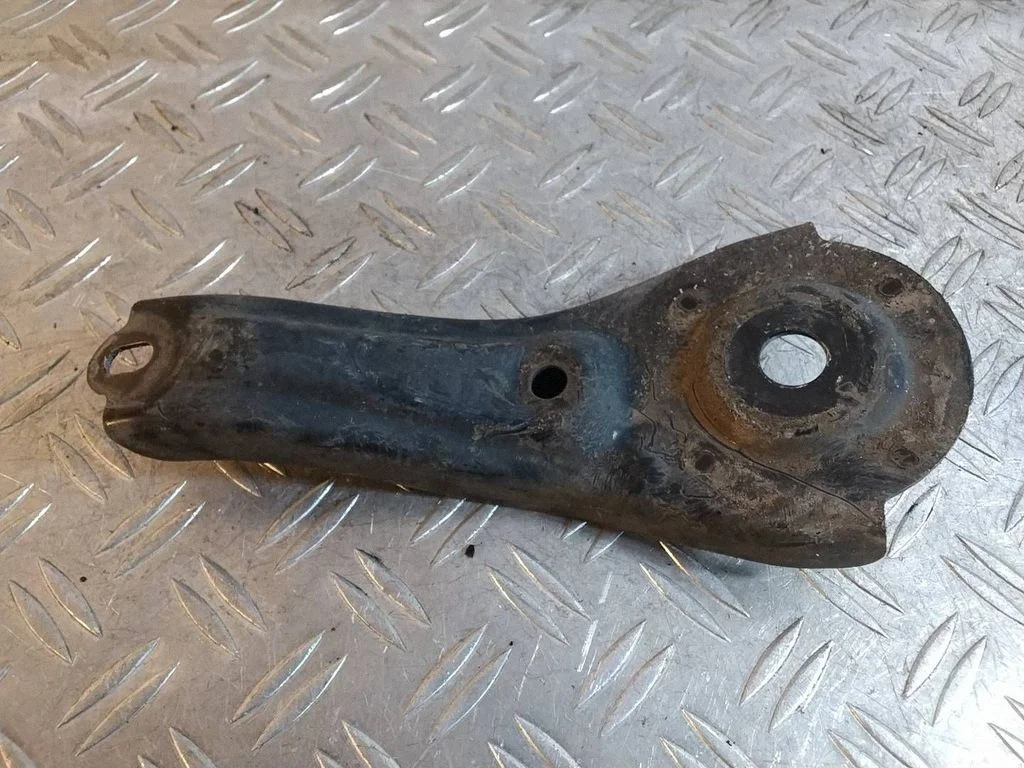 Other front suspension part – Toyota RAV 4 (XA50) (2018-)