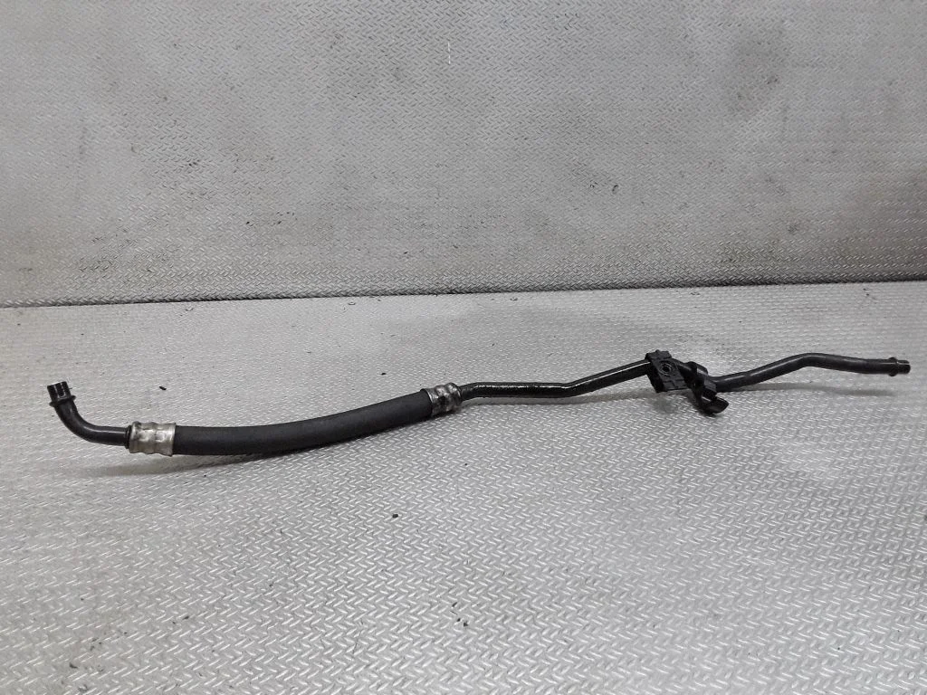 Gearbox oil cooler pipe/hose