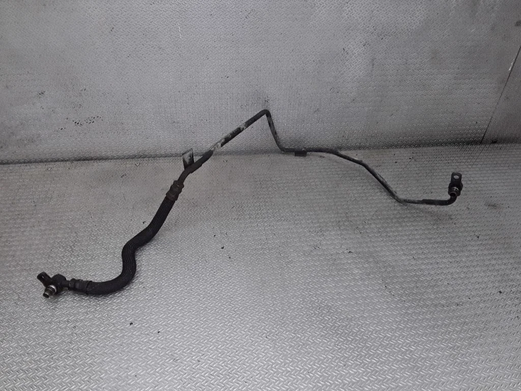 Gearbox oil cooler pipe/hose
