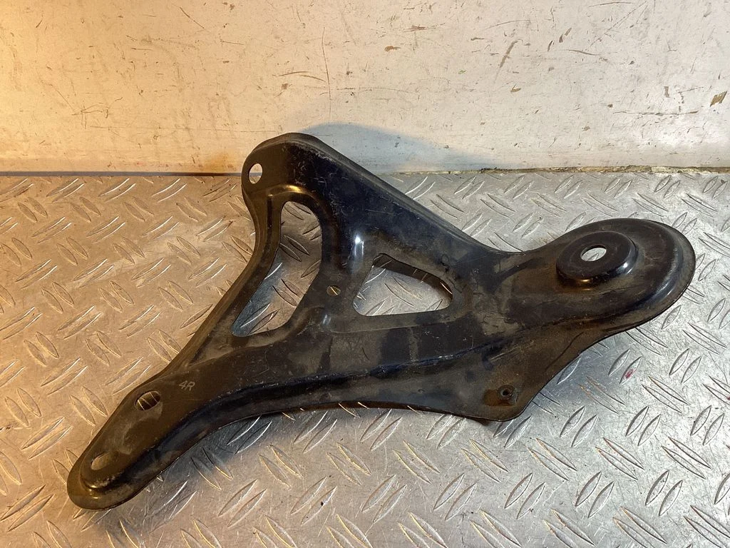 Other front suspension part – Lexus RX 450H (2016-)