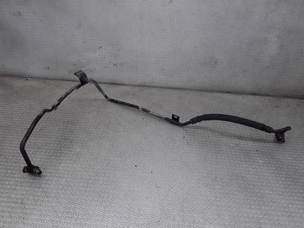 Gearbox oil cooler pipe/hose