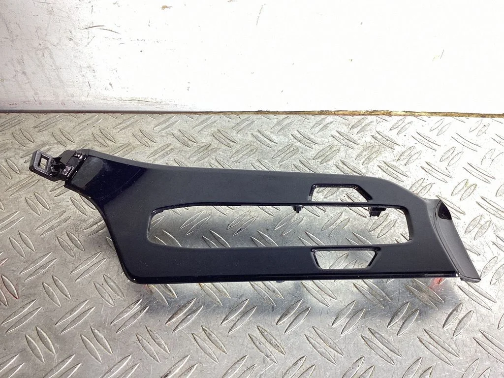 Other center console (tunnel) element – Lexus NX (2021-)