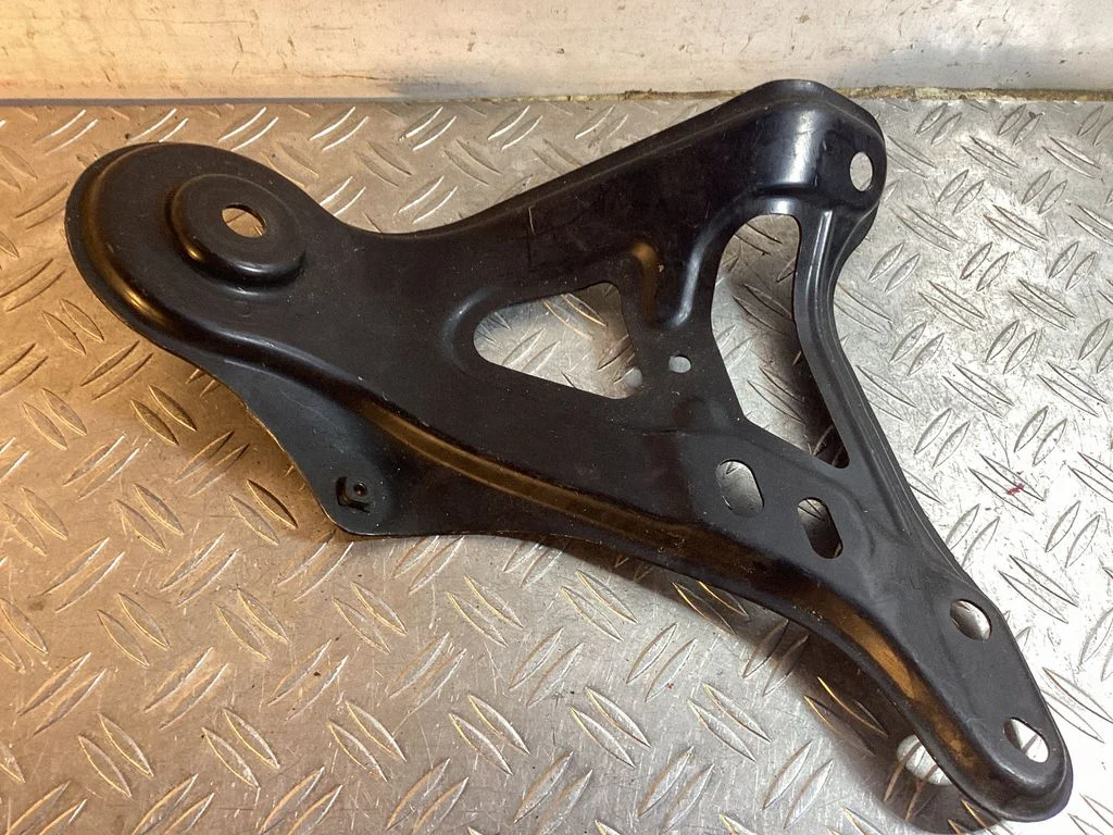 Other front suspension part – Lexus RX 450H (2016-)