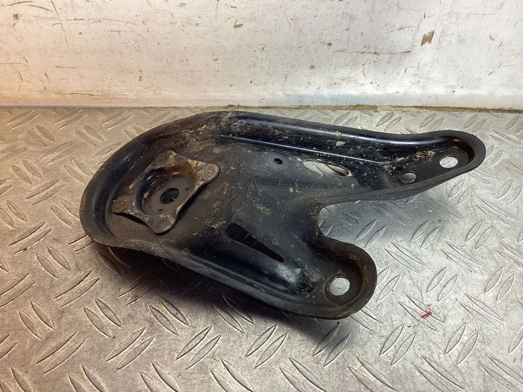 Other front suspension part – Lexus RX 450H (2016-)