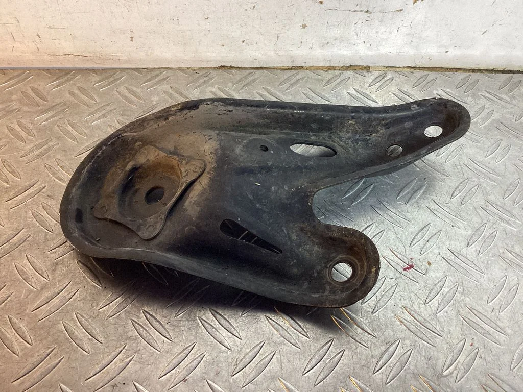 Other front suspension part – Lexus RX 450H (2016-)