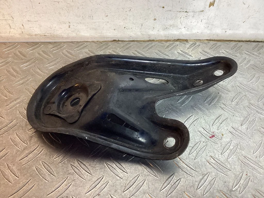Other front suspension part – Lexus RX 450H (2016-)