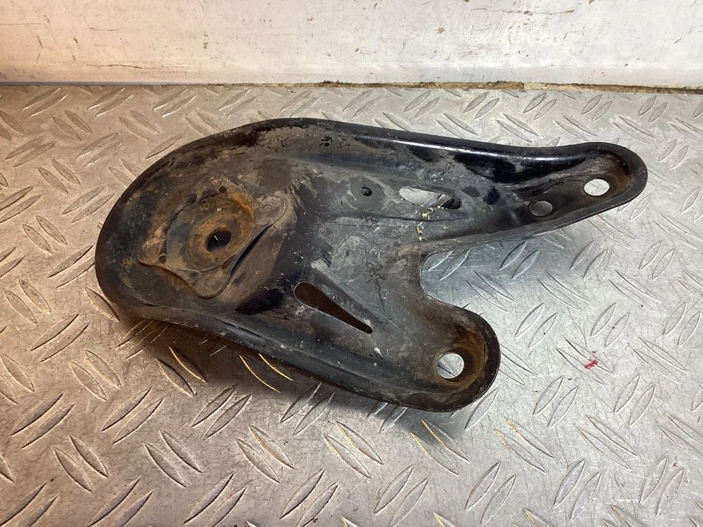 Other front suspension part – Lexus RX 450H (2016-)