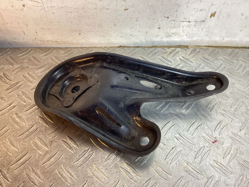 Other front suspension part – Lexus RX 450H (2016-)