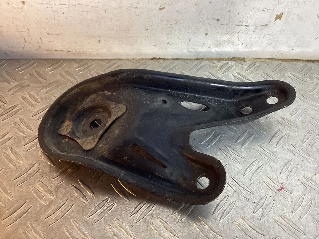 Other front suspension part – Lexus RX 450H (2016-)