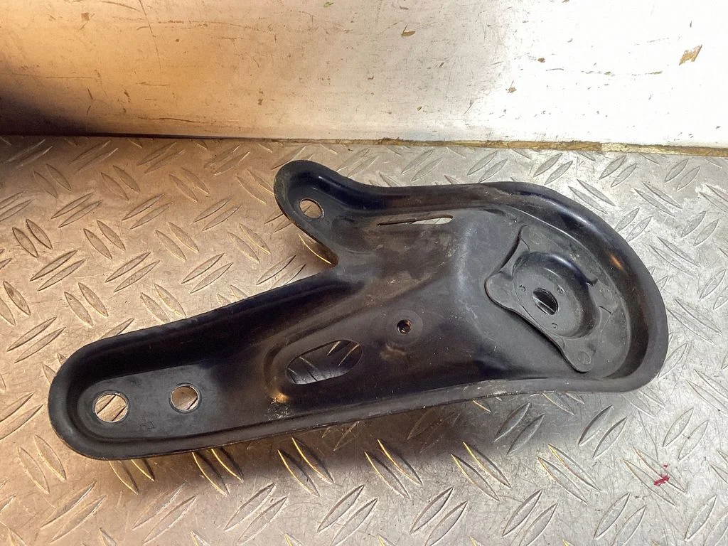 Other front suspension part – Lexus RX 450H (2016-)
