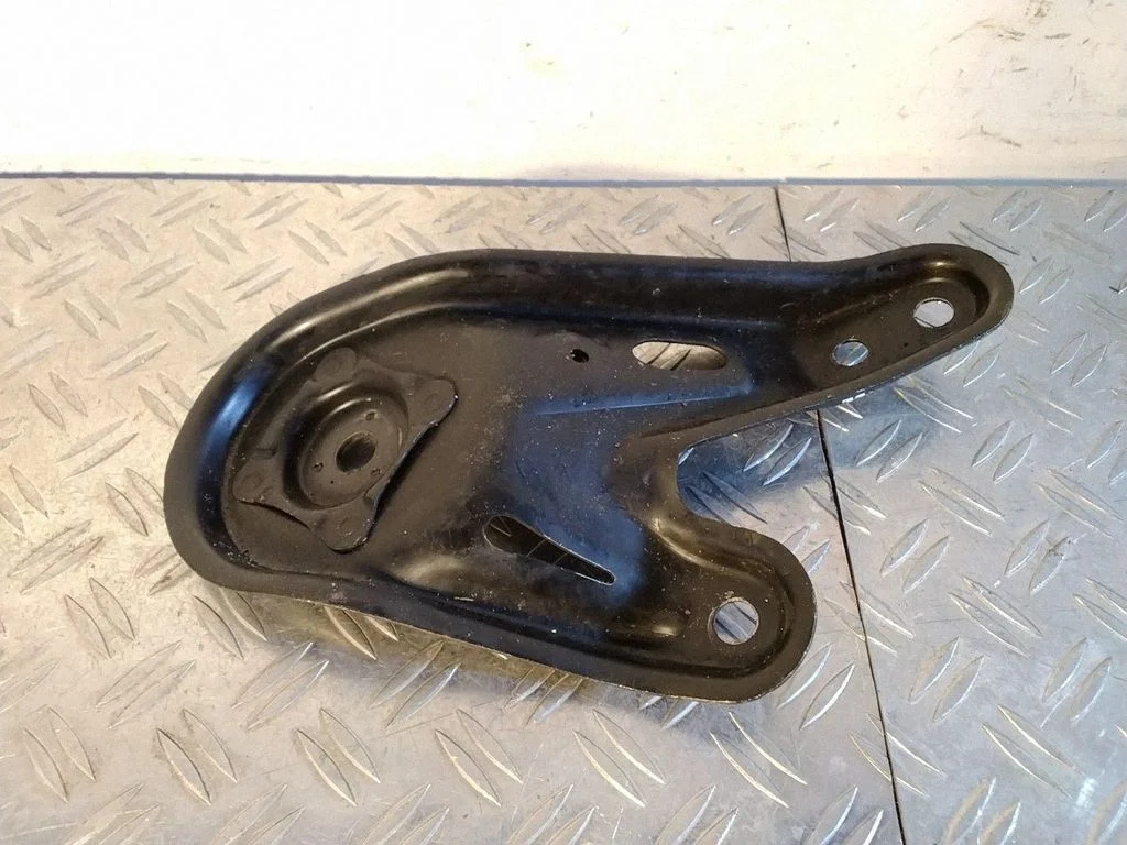 Other front suspension part – Lexus RX 450H (2016-)