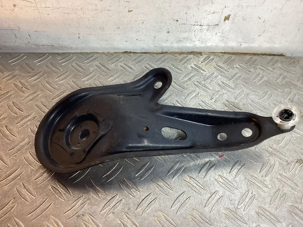 Other front suspension part – Lexus RX 450H (2016-)