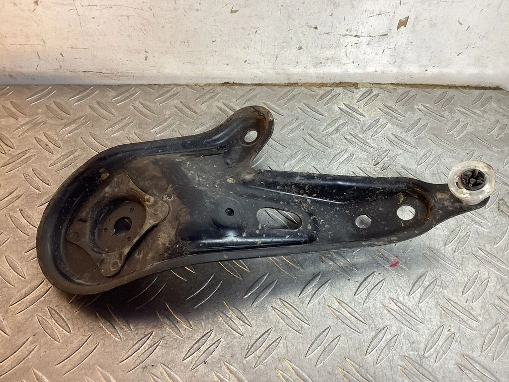 Other front suspension part – Lexus RX 450H (2016-)