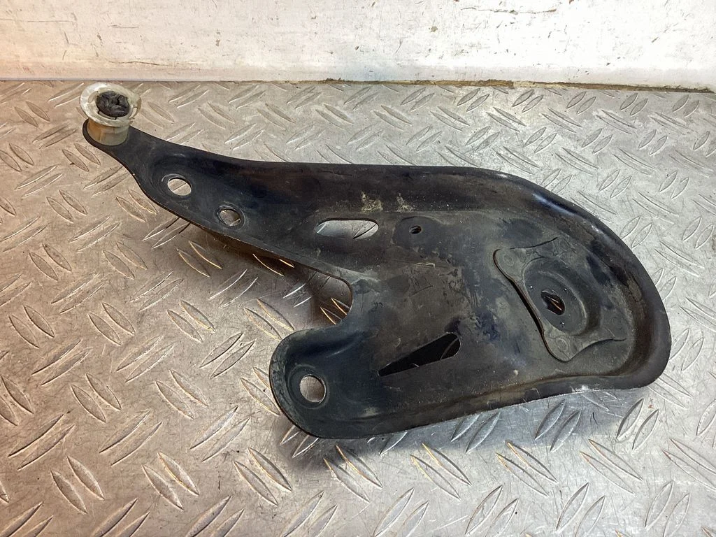 Other front suspension part – Lexus RX 450H (2016-)